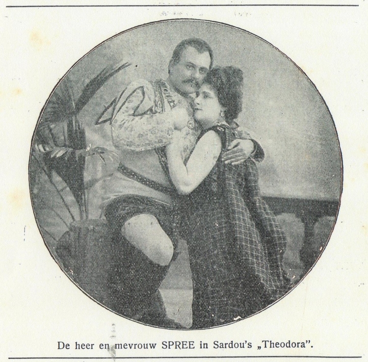 Afbeelding uit theaterprogramma ‘De Gebochelde’ (1898). Bron: Klein Materiaal SAA - T 730.003)  
