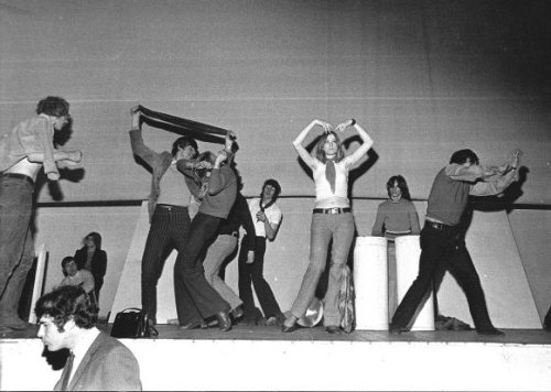 Op het hoge podium van Paradiso, 21 maart 1969. ANP scans collectie Nationaal Archief   