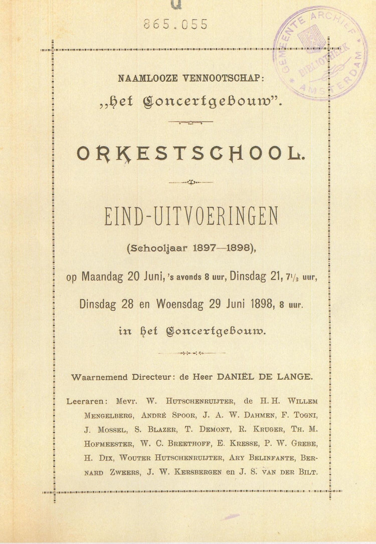 Uitvoering door leerlingen van de Orkestschool, schooljaar 1897 – 1898. Bron: Klein Materiaal Q 865.055.    