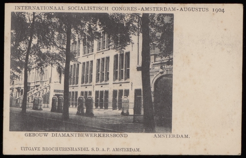 Henri Polaklaan (voormalige Plantage Franselaan) tijdens een internationaal socialistisch congres. Uitgave Brochurenhandel S.D.A.P. Amsterdam (ca. 1904). Bron: Beedlbank SAA.  