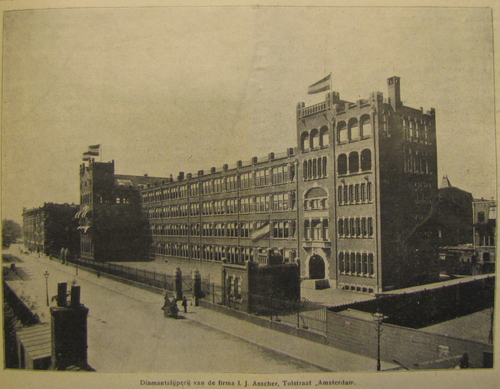 Afbeelding van de Asscher diamantfabriek aan de Tolstraat. Bron: De Geïllustreerde Joodsche Post van 1921  