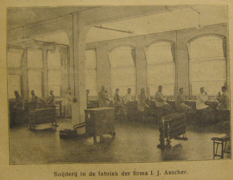 Afbeelding van de snijderij van de Asscher diamantfabriek aan de Tolstraat. Bron: De Geïllustreerde Joodsche Post van 1921.  