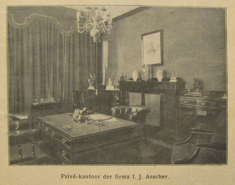 Afbeelding van het privé kantoor van de Asscher diamantfabriek aan de Tolstraat. Bron: De Geïllustreerde Joodsche Post van 1921.  