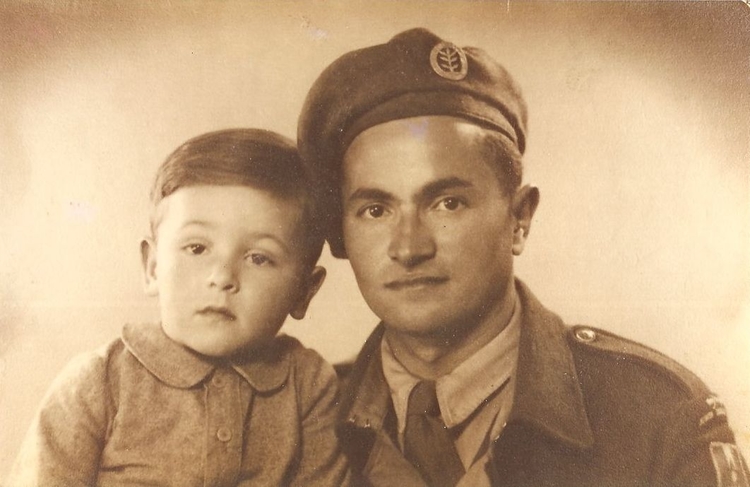 Peter met zijn oom Juda Landau 1945  