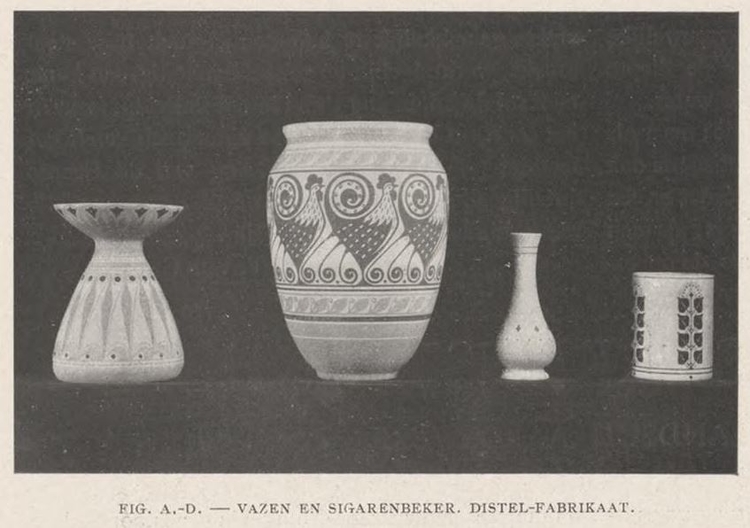 Figuren A – D, betreft vazen en een sigarenbeker van Distel fabrikaat, bron: De Leli, jrg 1, no 4, 01-12-1909  