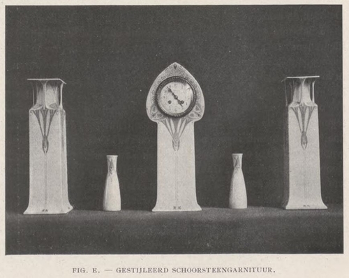 Gestileerd schoorsteengarnituur, ontworpen door Bert Nienhuis. Bron: De lelie; maandelijks katholiek dames-tijdschrift voor Noord- en Zuid-Nederland, jrg 1, 1909-1910, no 4, 01-12-1909  