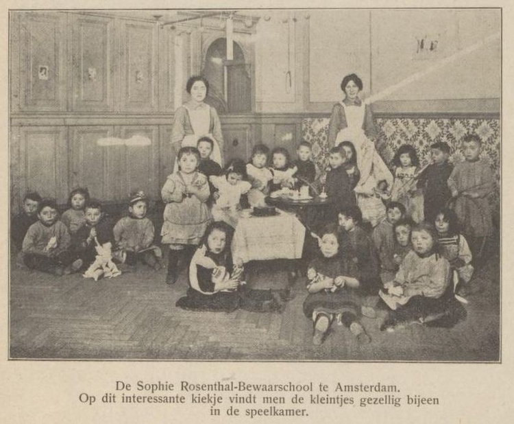 De Sophie Rosenthal-Bewaarschool te Amsterdam. Bron: de Joodsche Prins van 13 februari 1913, blz. 216  