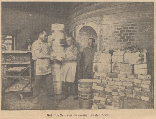Foto bij het lange artikel over de Aardewerkindustrie in Nederland, bron: het Algemeen Handelsblad van 8 nov. 1933  