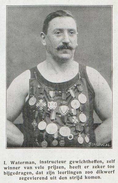 I. / J. Waterman, bron: De revue der sporten jrg 9, 1915/1916, no 12, 01-12-1915  